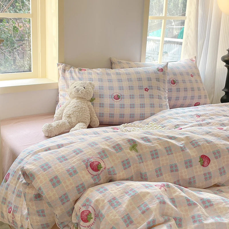 Strawberry Gingham Bedding Set