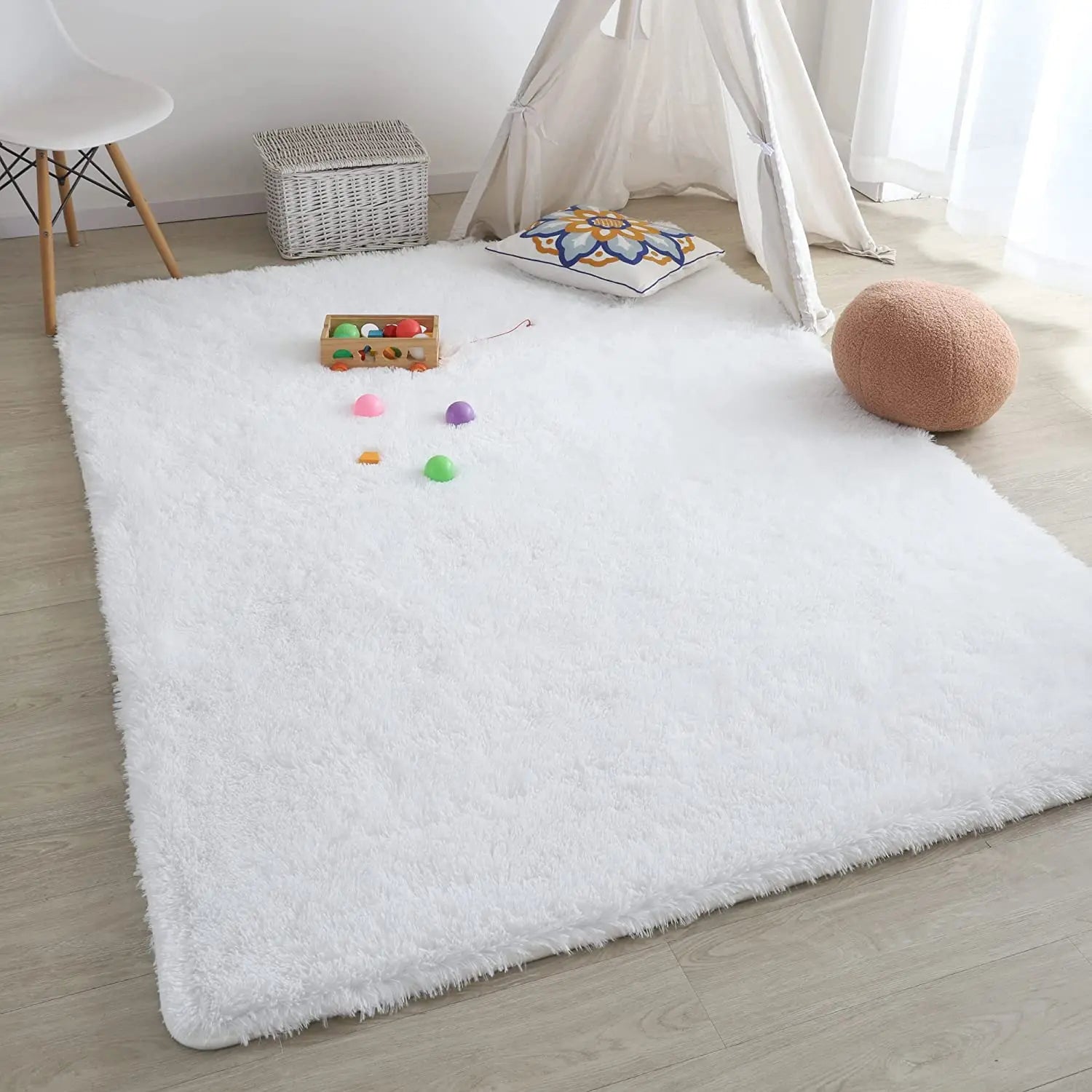 Solid Plush Area Rug – Soft & Minimalist Touch for Cozy Interiors