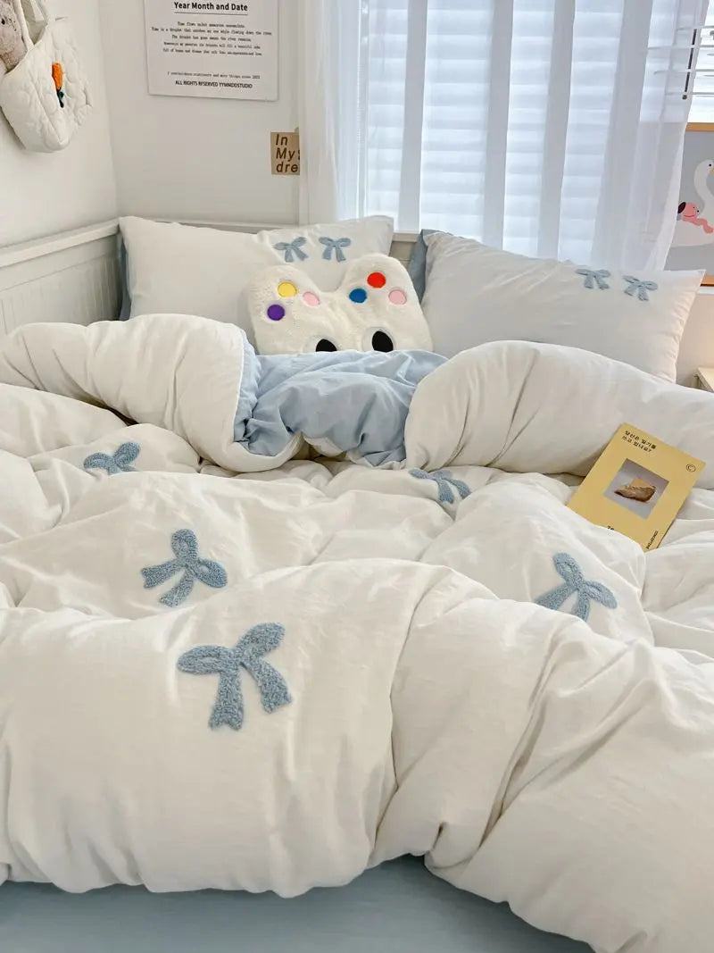 Soft Bow Accent Duvet Set