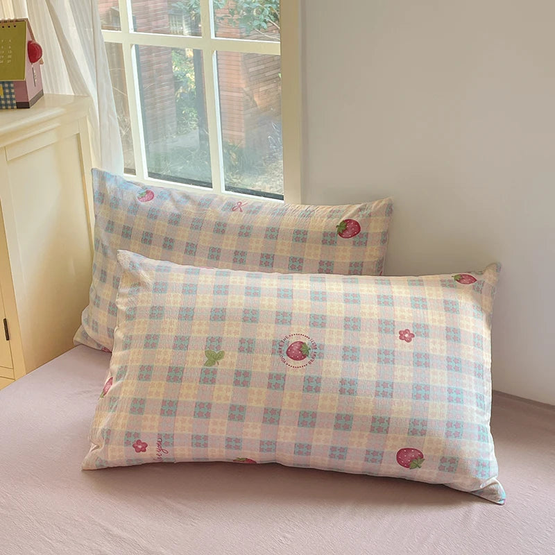 Strawberry Gingham Bedding Set