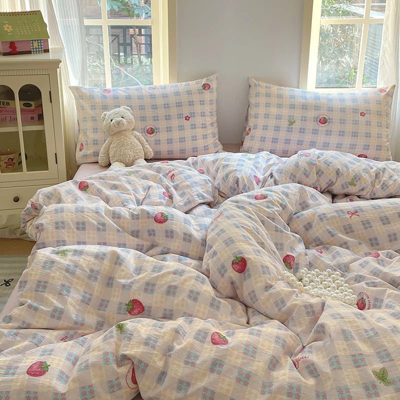 Strawberry Gingham Bedding Set